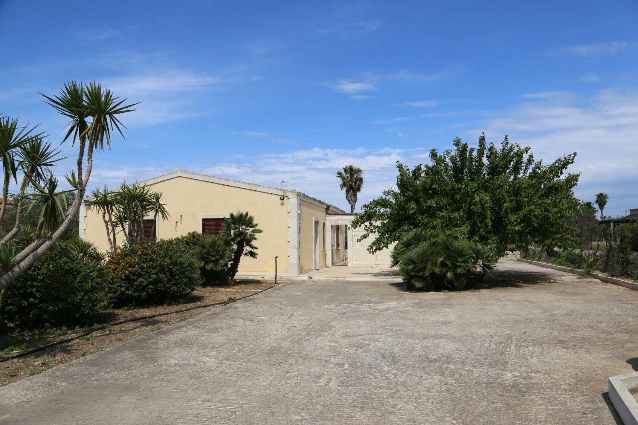 Ville Vendicari al mare Reitani Esterno foto