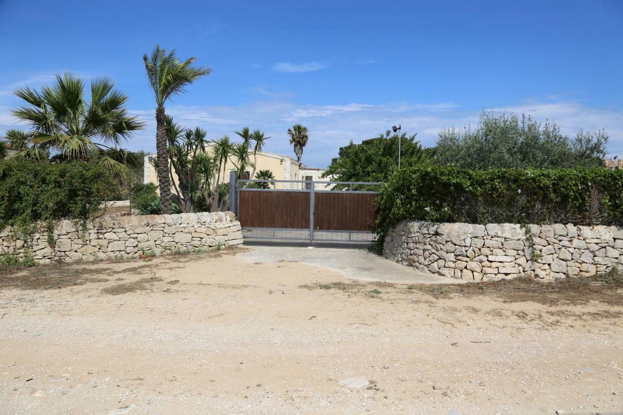 Ville Vendicari al mare Reitani Esterno foto