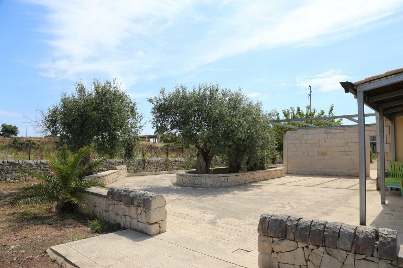 Ville Vendicari al mare Reitani Esterno foto